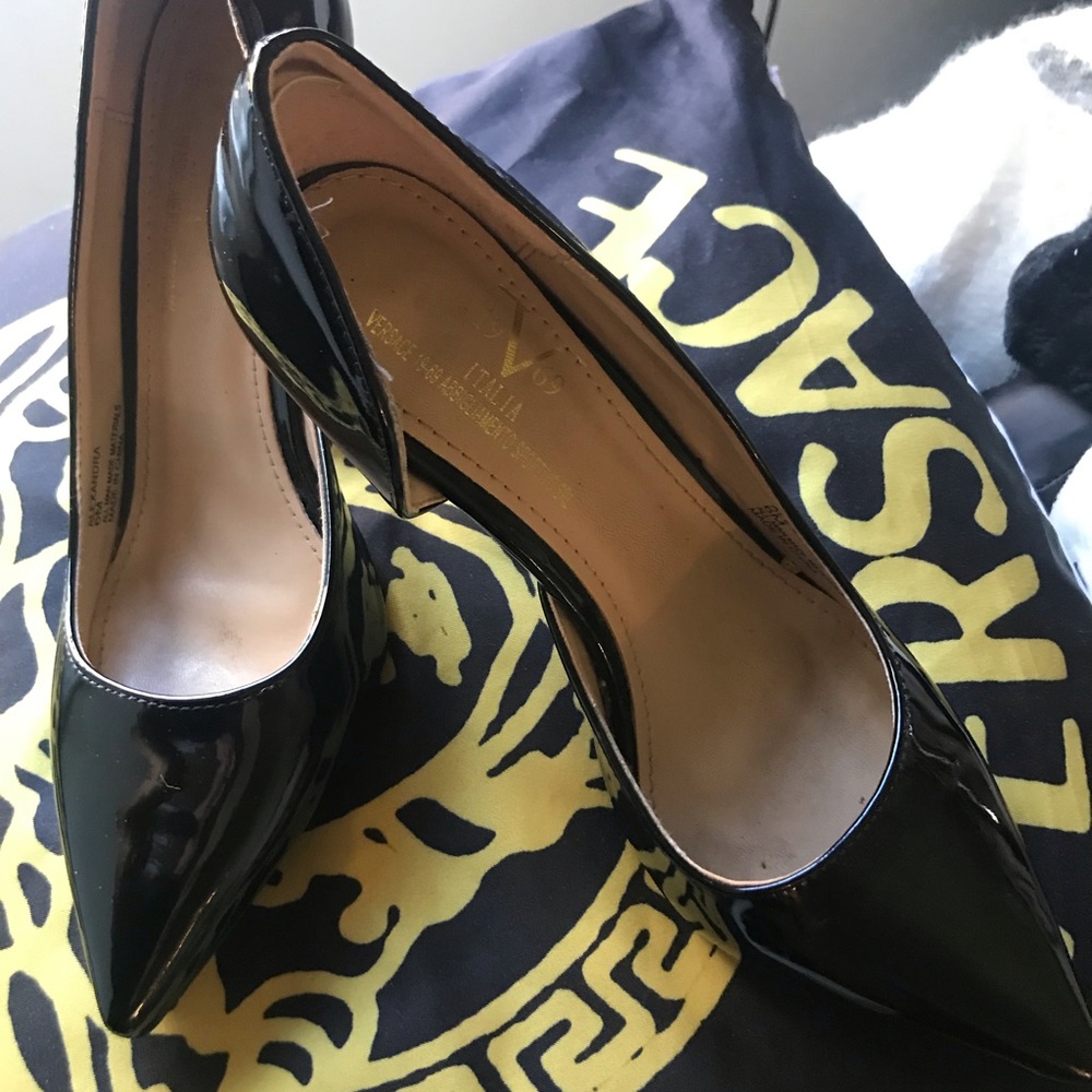 New patent leather black heels